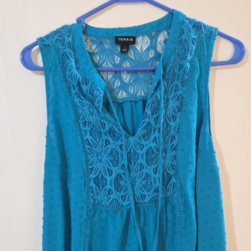 torrid Teal Crochet-Detail Sleeveless Tank - Picture 2 of 8